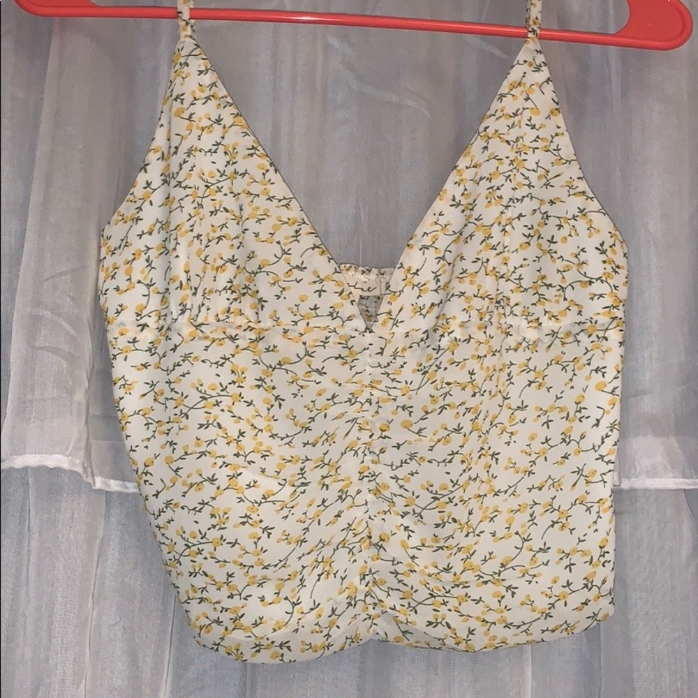 Isabelle’s cabinet top